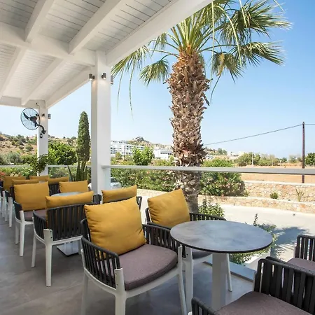 Hotel White & 4*