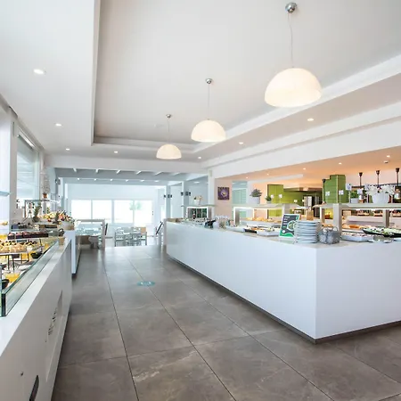 White & Hotel Lindos (Rhodes)