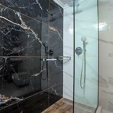 מלון White & לינדוס
