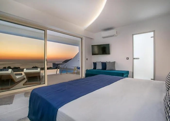 Hotel White &