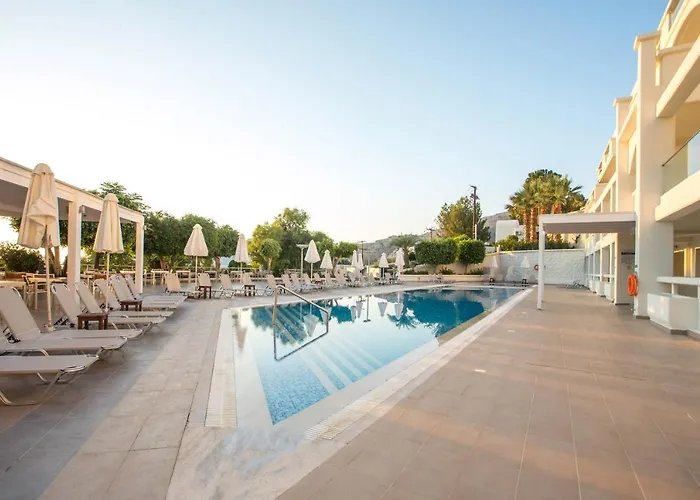 Hotel White & 4*