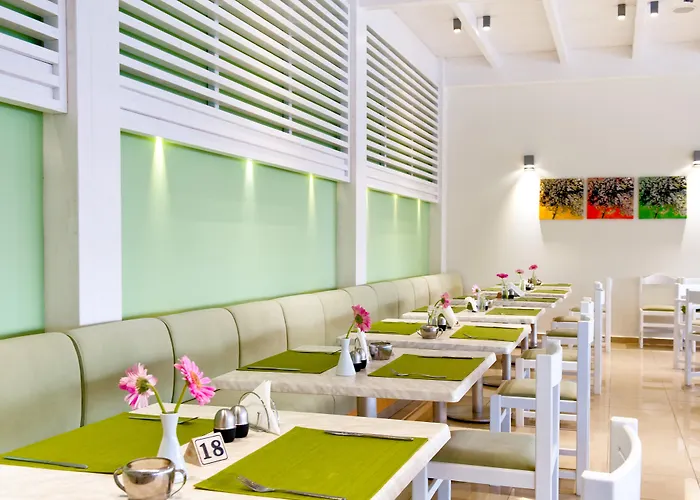 Hotel White & Lindos (Rhodes)