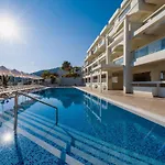 Hotel White &