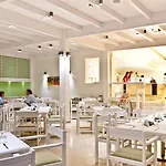 Hotel White & 4*