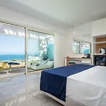 Hotel White & 4*