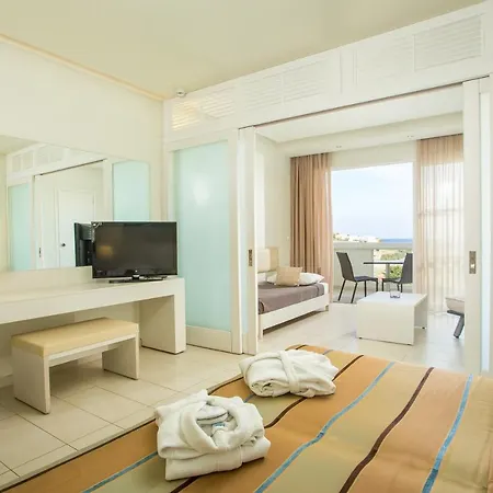 White Hotel&suites