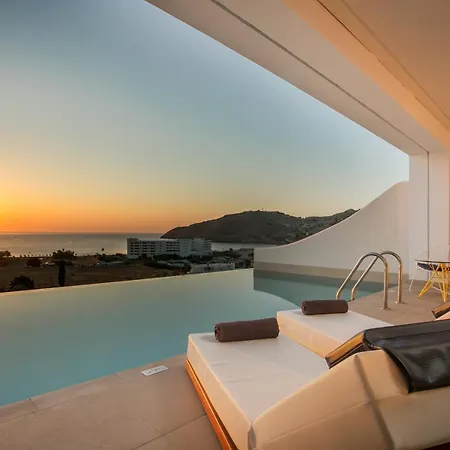 White & Hotel 4*