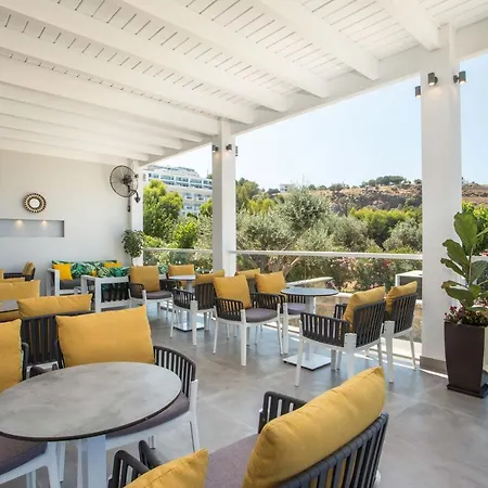 White Hotel&suites