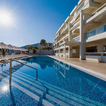 Hotel White &
