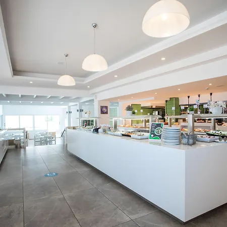 Hotel White & 4*