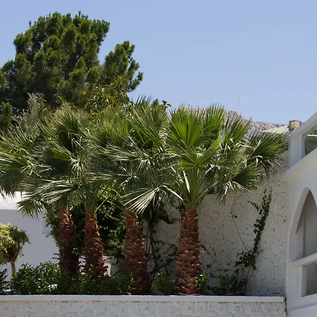 White Hotel&suites